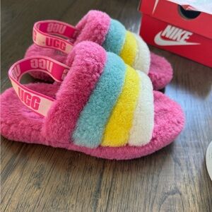 UGG Youth Fluff Yea Slide Slippers Size 1   Age 5-8 Girls  Rainbow